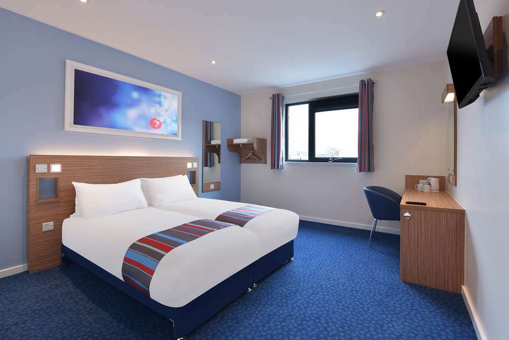 Travelodge Newbury Tot Hill Highclere Room photo