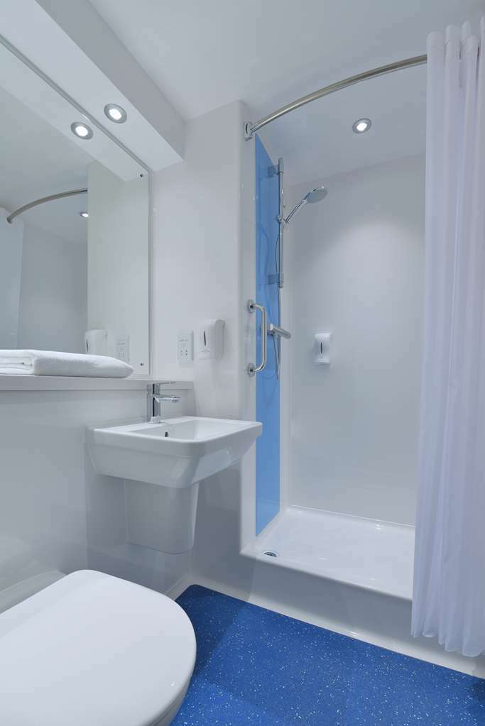Travelodge Newbury Tot Hill Highclere Room photo